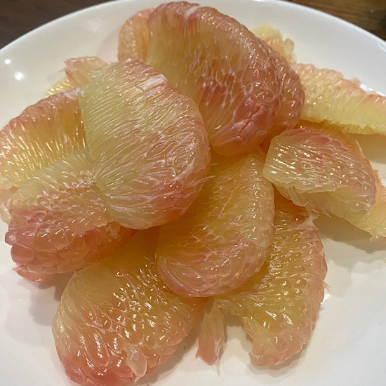 Eat fruit 20-30 minutes before meals to stimulate digestion and control blood sugar. Photo: Quang Minh.