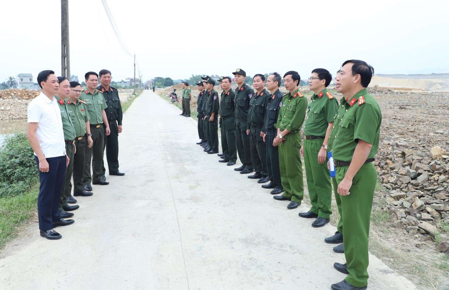 機能部隊は、執行のための安全と秩序を確保する計画を実施した。写真: グエン・ビン