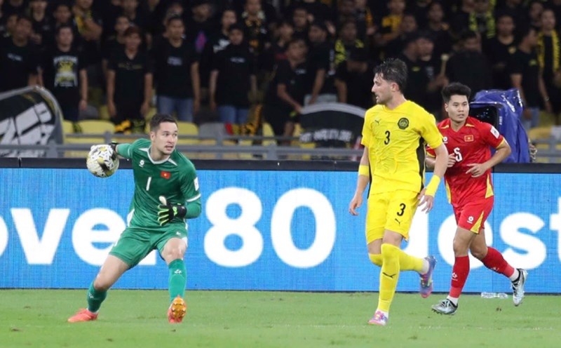 Malaysian naturalized players in the match against Vietnam in the 2027 Asian Cup qualifiers. Photo: Tuan Huu