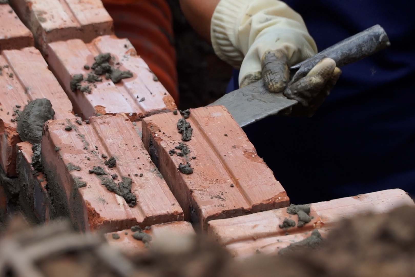 Cong nhan thi cong tren du an duong Vanh dai 2,5. Anh: Huu Vu