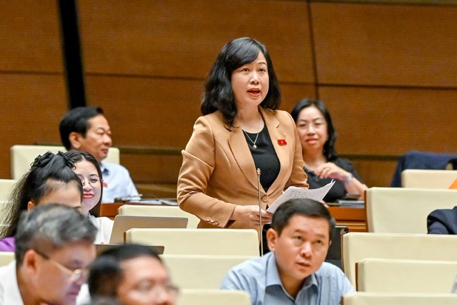 ダオ・ホン・ラン保健大臣は、医療スタッフへの暴行を公務員に対する犯罪として検討することを提案した。写真: ファムドン