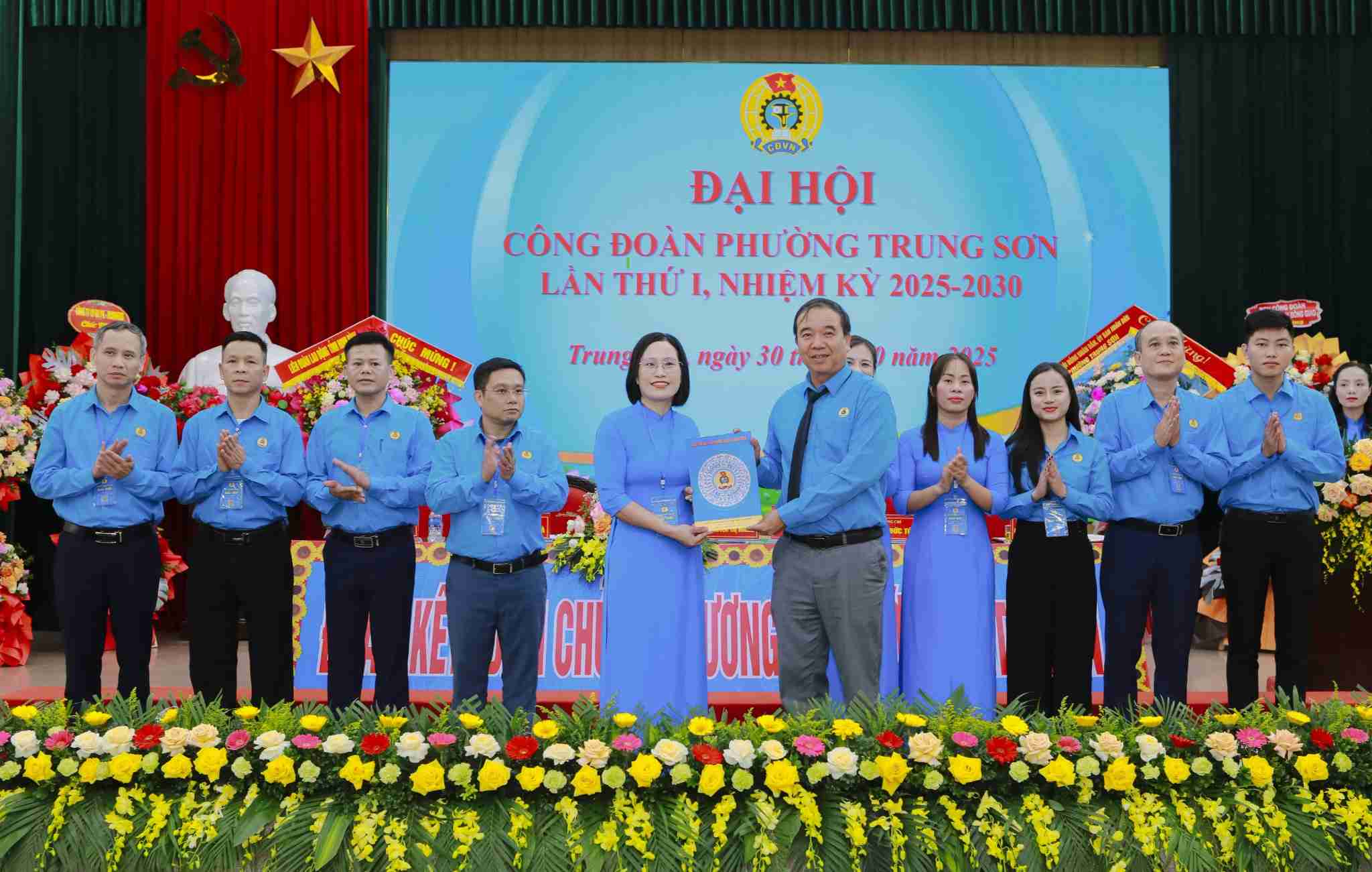 Ban Chap hanh Cong doan phuong Thanh Nam nhiem ky 2025 - 2030. Anh: Nguyen Truong