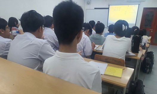 Học sinh ở TPHCM tại một lớp học thêm. Ảnh: Chân Phúc