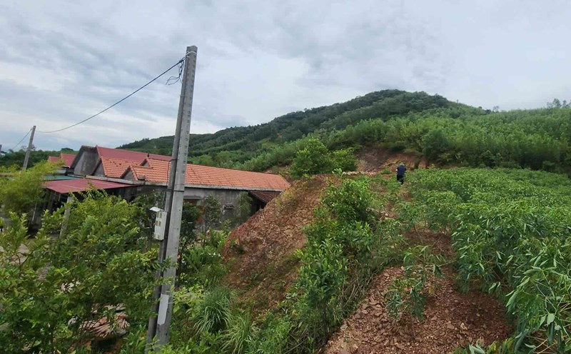 Location at potential risk of landslides, Quang Tri province declared an emergency situation. Photo: Hai Binh