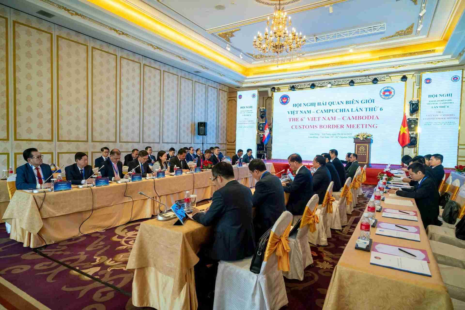 第6回ベトナム・カンボジア国境税関会議の概要。写真: 税関