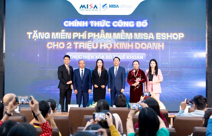 Duoc su ung ho cua Cuc Thue, MISA trien khai chuong trinh tang mien phi phan mem cho 2 trieu ho kinh doanh thuc hien xoa bo thue khoan theo Nghi quyet 68-NQ/TW. Anh: MISA