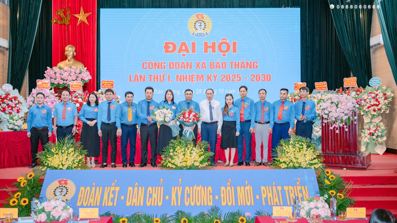 Ban Chap hanh Cong doan xa Bao Thang nhiem ky moi. Anh: Hoang Trong