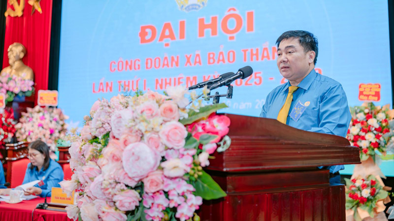 Ong Phan Huy Cuong – Pho Chu tich Lien doan Lao dong tinh Lao Cai phat bieu tai dai hoi. Anh: Hoang Trong