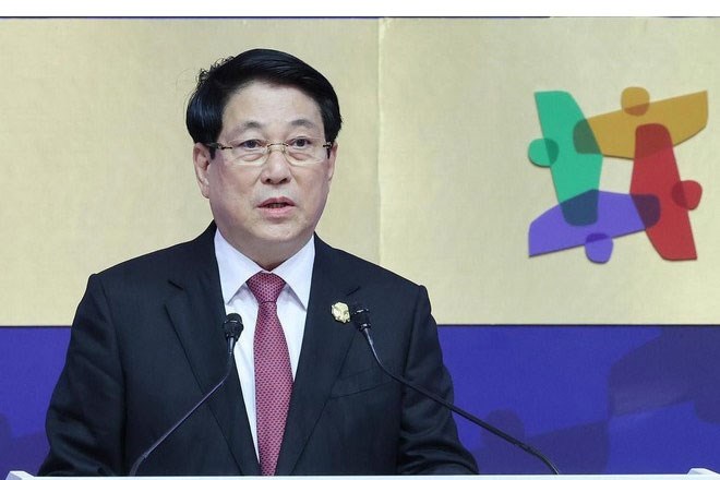 루옹 꾸엉 대통령이 새로운 시대의 베트남 발전 방향에 대해 공유합니다.