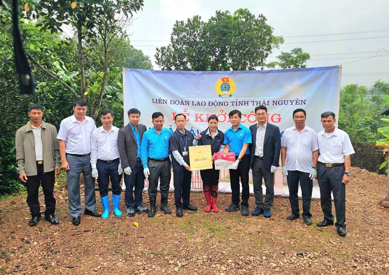 Khoi cong xay dung nha Mai am Cong doan nha doan vien co hoan canh kho khan. Anh: Pham Kien