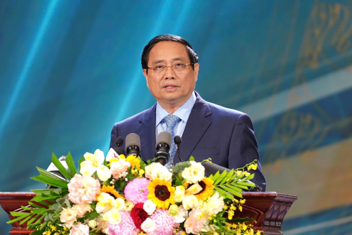 ファム・ミン・チン首相は、汚職、浪費、否定性に対する防衛をテーマにした第5回全国報道賞授賞式で講演した。写真: フー・チャン