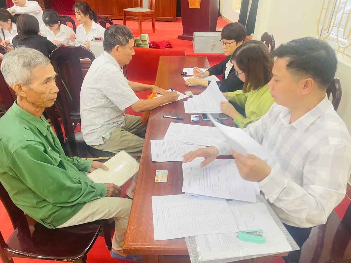 フォン区は 118 世帯への支払いを組織しました。写真: ハイフォン市アンフォン区の電子情報ポータル