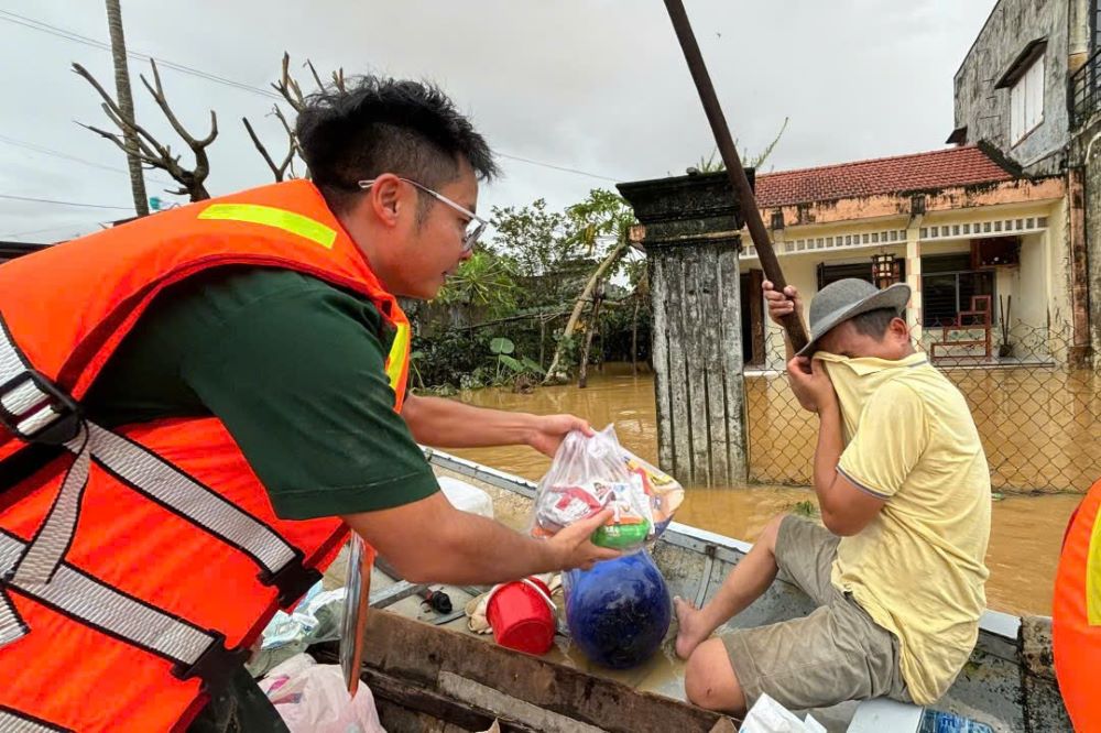 Da Nang is the most severely affected locality in the Central region with more than 76,000 houses flooded and 7 deaths. Photo: Tran Thi