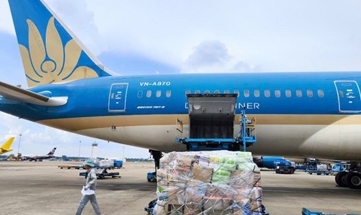 Vietnam Airlines vận chuyển miễn phí hàng hóa hỗ trợ vùng mưa lũ miền Trung. Ảnh: Vietnam Airlines