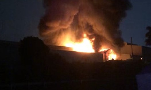 Hiện trường vụ cháy xưởng giặt là ở cụm công nghiệp Vĩnh Niệm, Hải Phòng. Ảnh: Người dân cung cấp