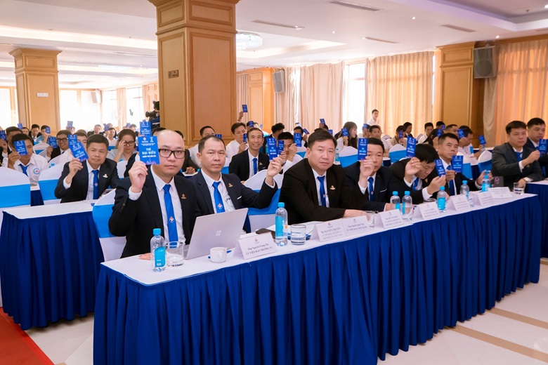 Anh: Hiep hoi Cua Viet Nam