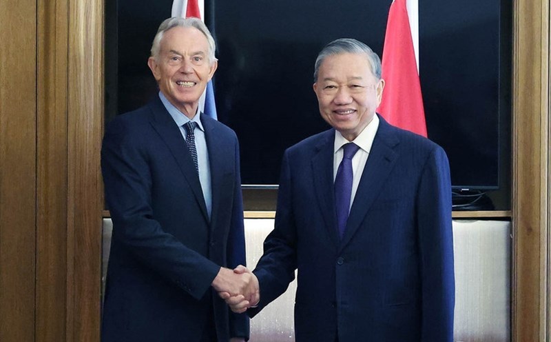 General Secretary To Lam met with former British Prime Minister Tony Blair in the capital London on the morning of October 30. Photo: VNA