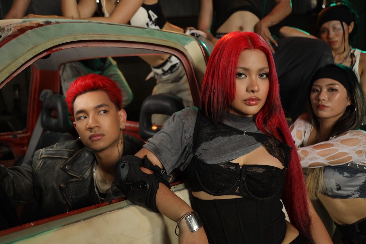 Ca si CHLOE  trong MV moi. Anh: Nghe si cung cap. 