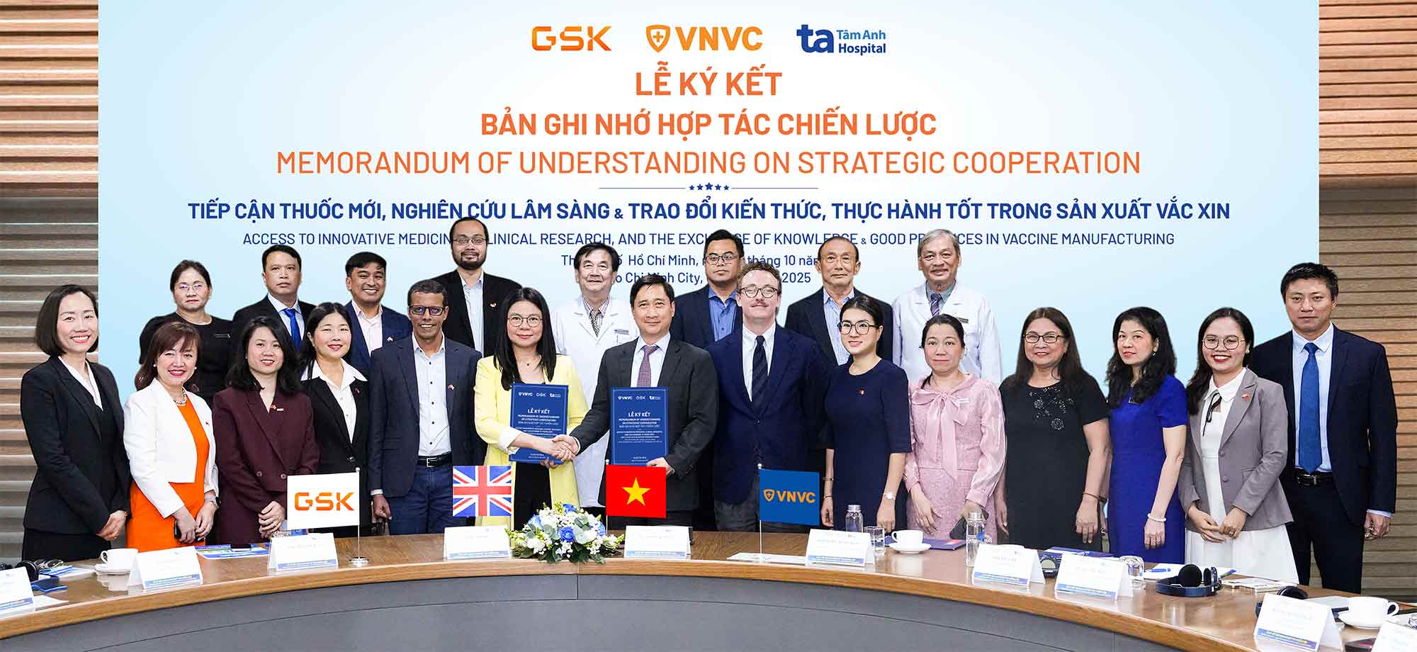 Le ky ket Ban ghi nho hop tac chien luoc giua VNVC - Tam Anh - GSK dien ra duoi su chung kien cua Pho Tong Lanh su Anh tai TP.HCM William Lawrenson tai TP.HCM, thang 10.2025. Anh: Thanh Luan