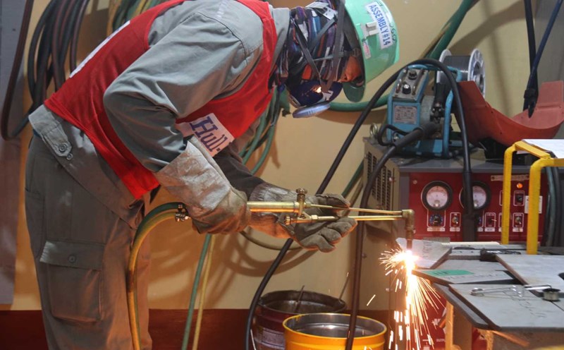 The processing and manufacturing industry, the main growth driver of Khanh Hoa, is currently lacking labor. Photo: Phuong Linh.