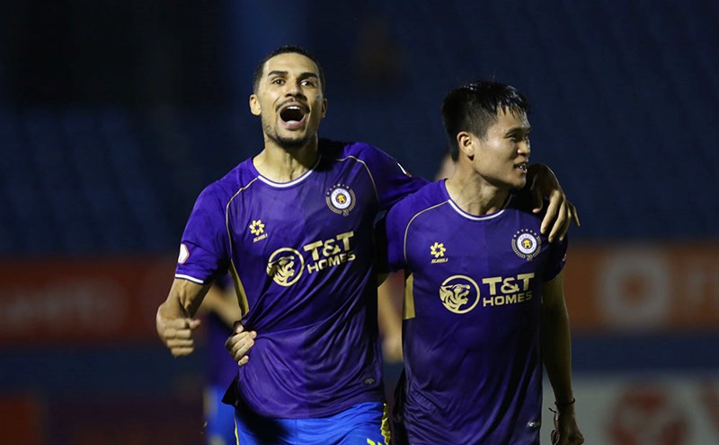 Hanoi FC aims for a second victory under coach Harry Kewell. Photo: Thanh Vu