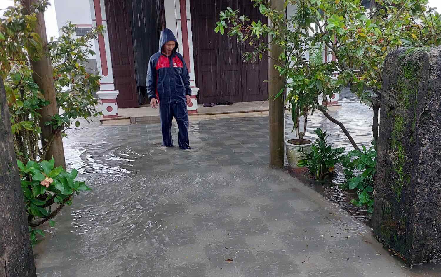 Nuoc bat dau tran vao nha dan sang 31.10. Anh: Thanh Son