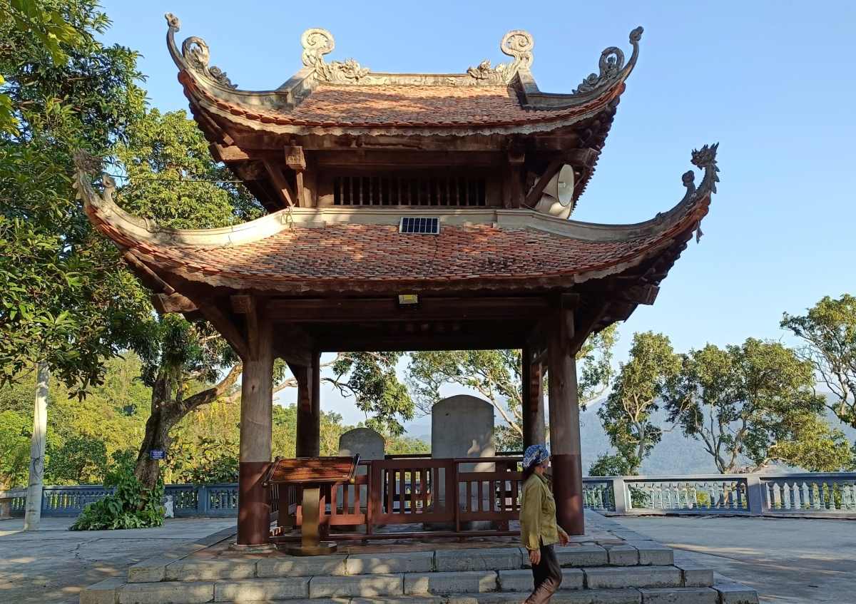 Ngoi chua co hien so huu tam bia Thanh Mai Vien Thong thap bi duoc cong nhan bao vat quoc gia nam 2016. Ảnh: Mai Dung