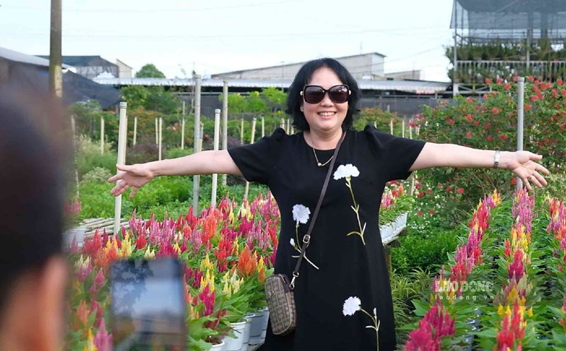 The Flower Festival - Kieng Sa Dec is the most anticipated event in the last months of the year in Dong Thap. Photo: Phong Linh