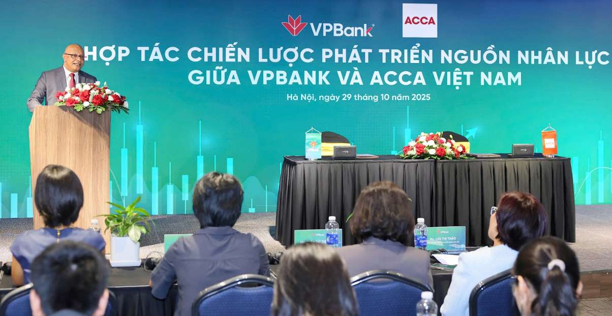 Dai dien ACCA Viet Nam chia se tai su kien. Anh: VPBank