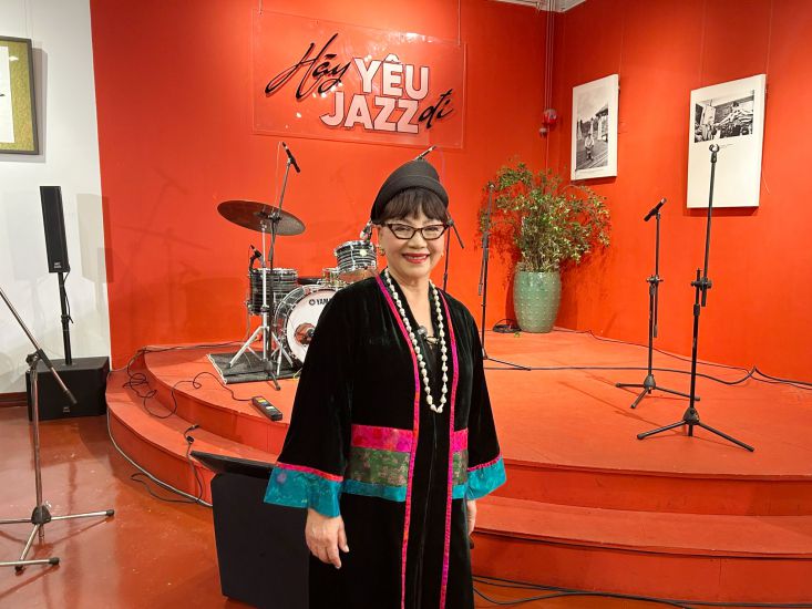 Singer Trinh Vinh Trinh - younger sister of musician Trinh Cong Son. Photo: Quynh An