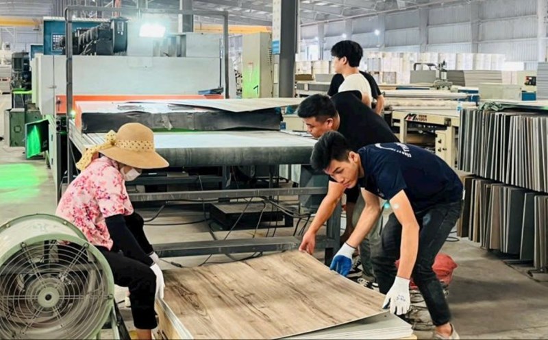 Labor safety and hygiene work is widely deployed at production and business establishments in Lao Cai. Photo: Manh Hung