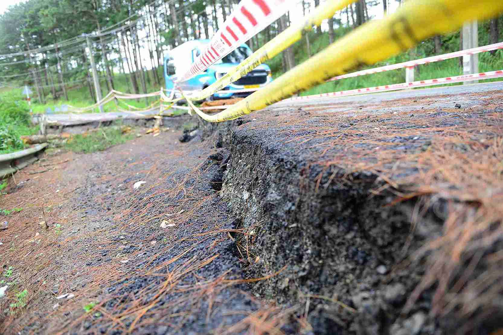 Hien truong sut lun tren deo D'ran, doan qua khu vuc Cau Treo. Anh: Phuc Khanh