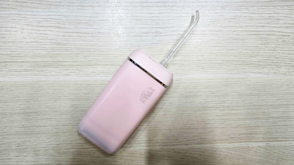 Consider choosing a suitable toothbrush for toothbroken people. Photo: Tuan Dat