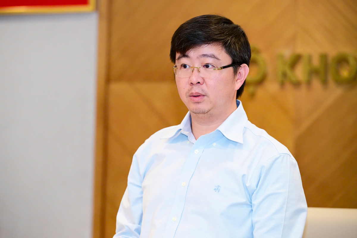 Thu truong Bo KHCN Bui Hoang Phuong chia se ve nhung ket qua noi bat cua Bo KHCN trong thang 10. Anh: Hao Thien