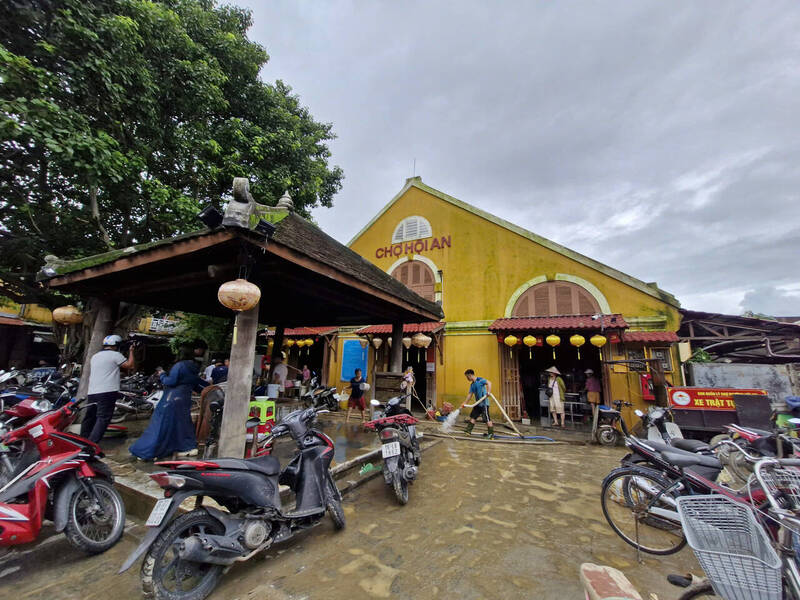 Hoi An market after the flood. Photo: Thu Giang