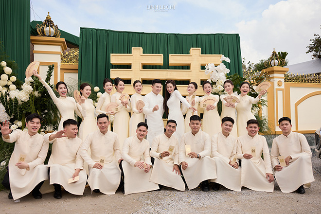 Dan phu dau, phu re trong le an hoi cua Do Thi Ha va doanh nhan Viet Vuong - thieu gia Tap doan Son Hai. Anh: Le Chi Linh