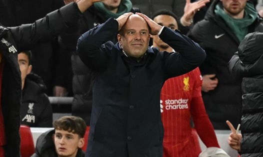 Arne Slot đang trải qua giai đoạn khó khăn với Liverpool. Ảnh: AFP