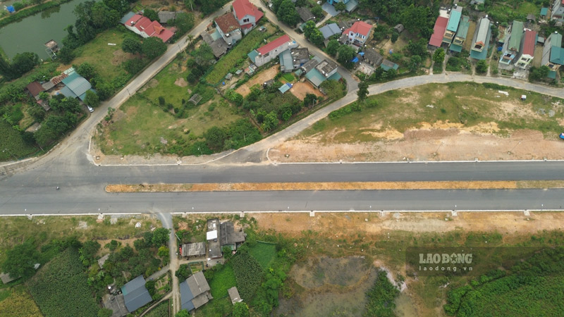 Viec hoan thanh tuyen giup nguoi dan thuan tien di lai. Anh: Dinh Dai