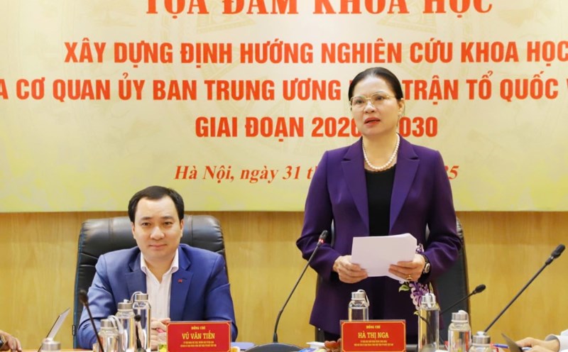 Ms. Ha Thi Nga - Member of the Party Central Committee, Vice Chairwoman of the Central Committee of the Vietnam Fatherland Front spoke at the scientific seminar "Building a scientific research orientation of the Central Committee of the Vietnam Fatherland Front for the period 2026 - 2030". Photo: Minh Hien
