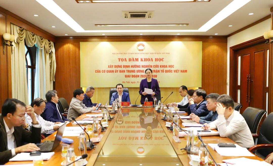 Toan canh buoi toa dam khoa hoc. Anh: Minh Hien