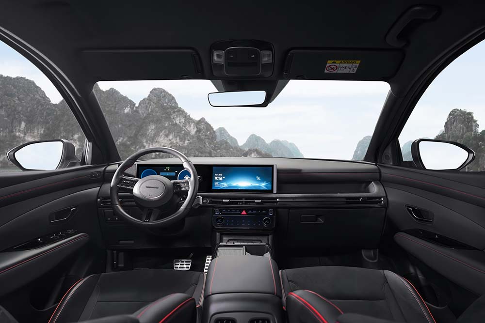 Khoang lai Hyundai Tucson voi man hinh trung tam 10,25 inch va bang dong ho ky thuat so. Anh: Hyundai