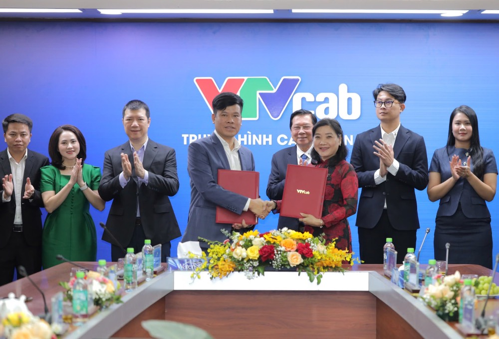 Vietnam cable Television (VTVcab) and Charm Group officially signed a comprehensive strategic cooperation contract. Photo: Thu Huong