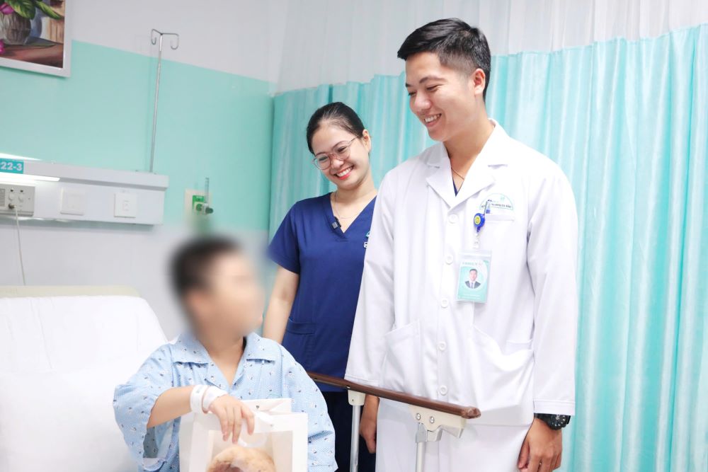 Sau gan 1 mot ngay phau thuat, tin hieu mach o tay chau D. dan hoi phuc. Anh: Tran Thi