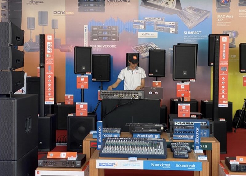 PLASE SHOW in Hanoi will gather a series of high-end products in terms of sound and lighting for the performance. Photo: Anh Vu