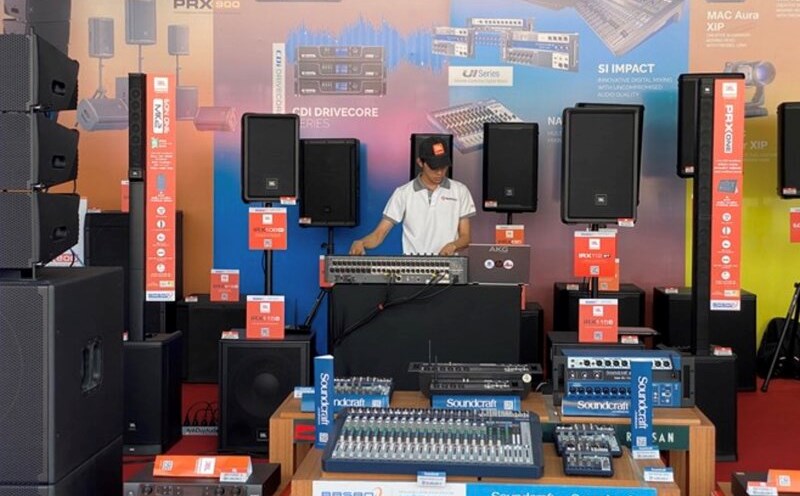 PLASE SHOW in Hanoi will gather a series of high-end products in terms of sound and lighting for the performance. Photo: Anh Vu