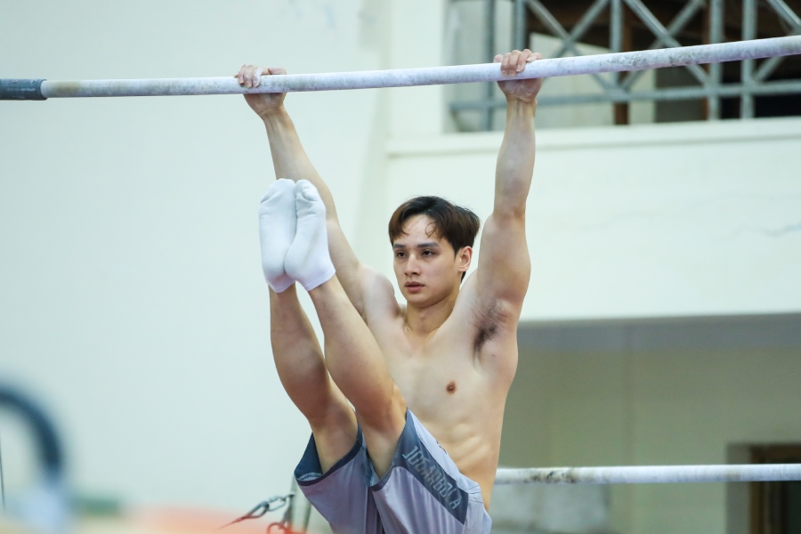 Dinh Phuong Thanh la van dong vien lon tuoi nhat cua the duc dung cu Viet Nam, tung tham du nhieu ky SEA Games. Anh: Minh Dan