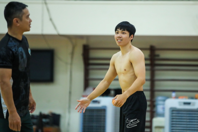 Trinh Hai Khang dang gap mot chan thuong nho nhung khong qua nghiem trong. Anh: Minh Dan