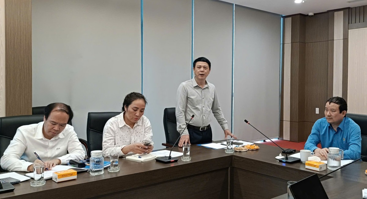 Dai dien So Noi vu thong tin ve tinh hinh viec lam tren dia ban thanh pho. Ảnh: Mai Dung