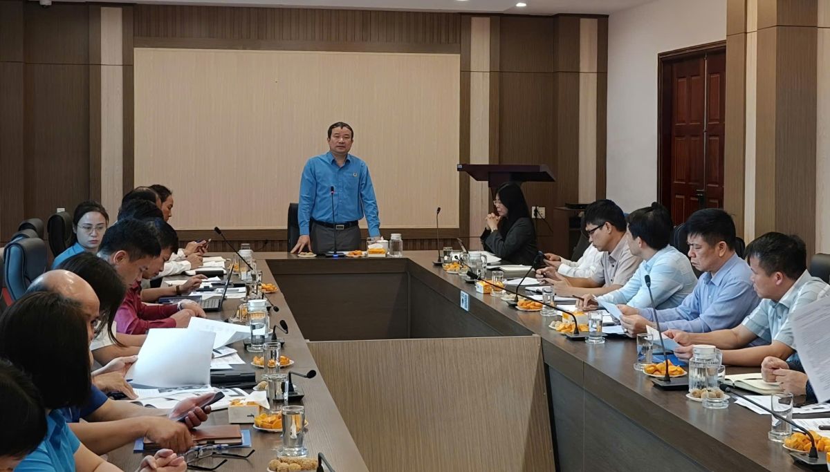 ハイフォン市労働連盟は、雇用と公営住宅フェスティバルの準備のために会議を開催しました。写真: マイ・ドゥン