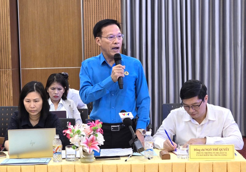 Dai dien LDLD tinh Khanh Hoa phat bieu tai hoi nghi. Anh: Nam Duong